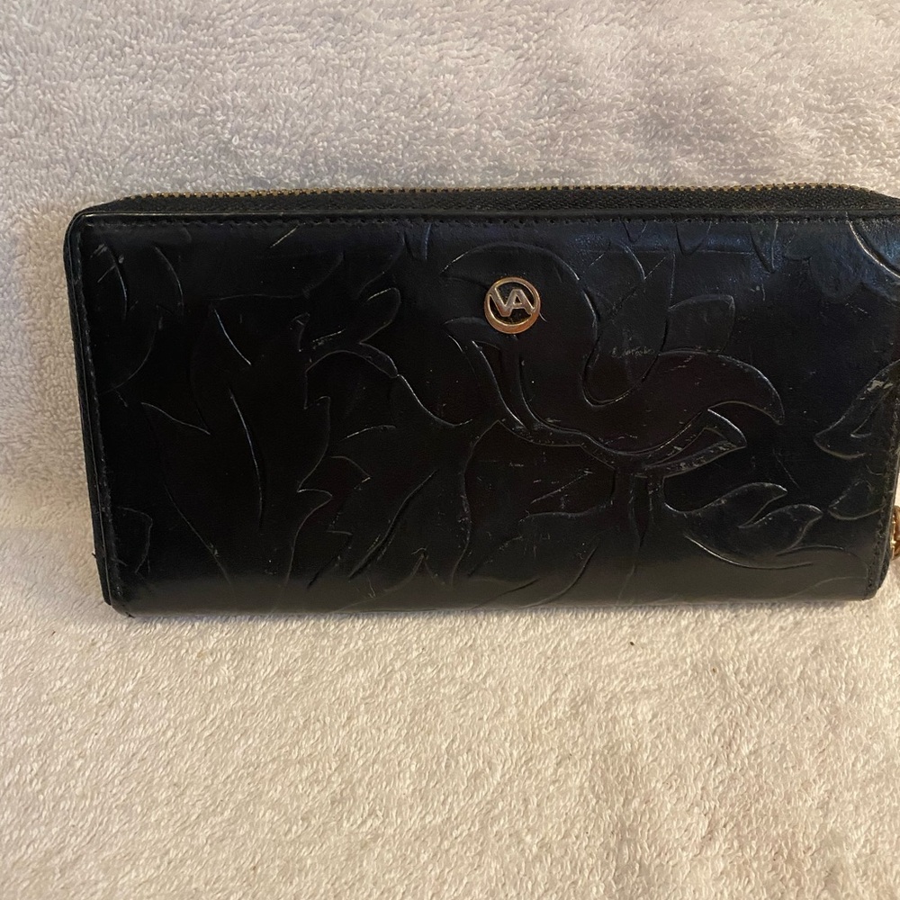 Elegant Black Embossed Women's Wallet